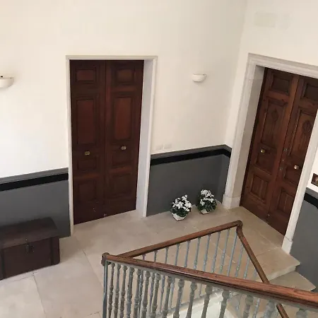 Palazzo Romanelli 住宿加早餐酒店 特拉尼